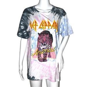 Def Leppard Men's T-Shirt Pink Blue Tie Dye Short Sleeve‎ Crew Neck